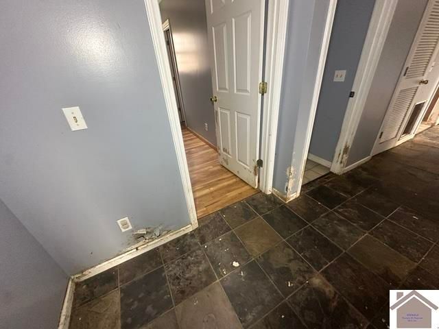 20 Cambridge Drive, Murray, KY 42071