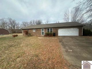 20 Cambridge Drive, Murray, KY 42071