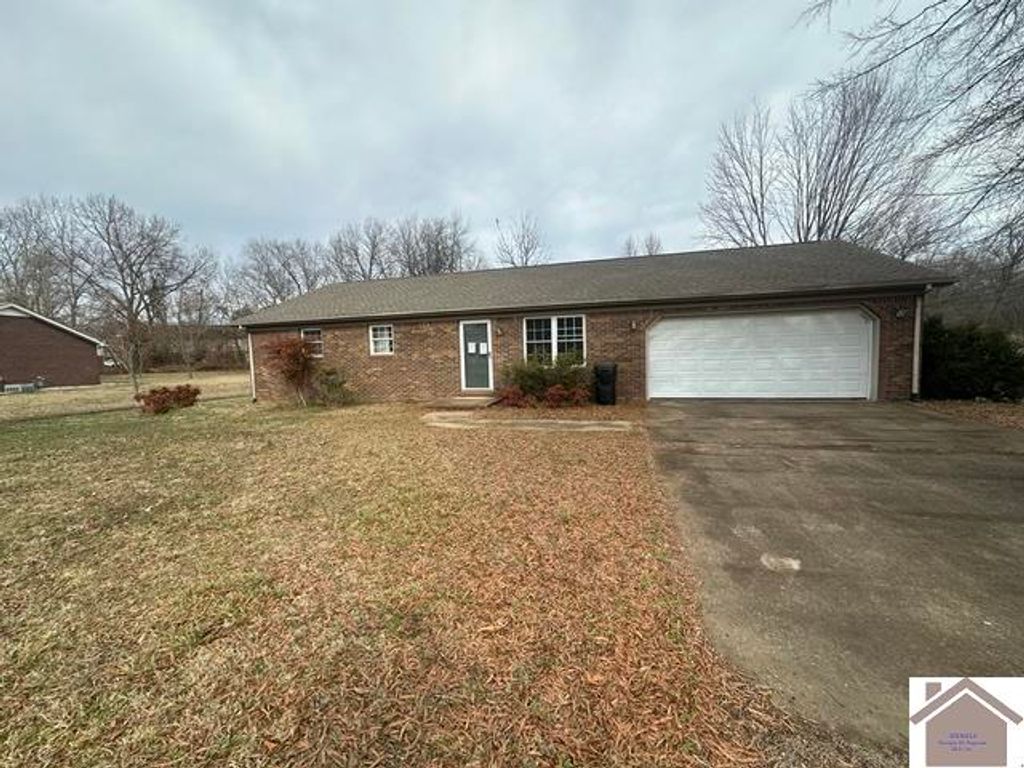 20 Cambridge Drive, Murray, KY 42071