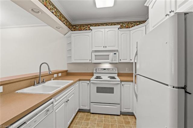 683 Sonoma Lane, High Point, NC 27265