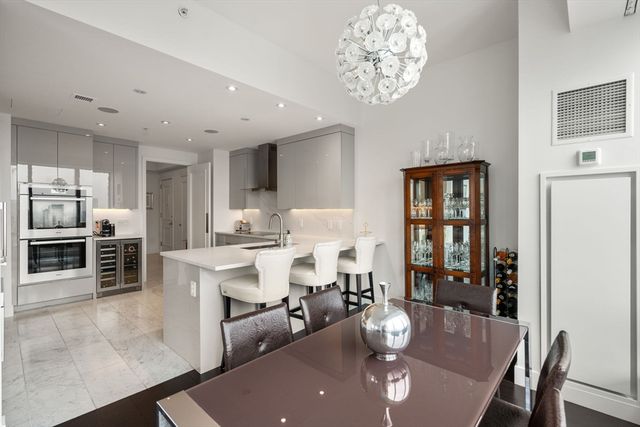 1 Avery PH2B, Boston, MA 02111