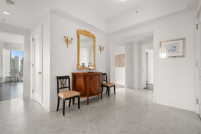 1 Avery PH2B, Boston, MA 02111