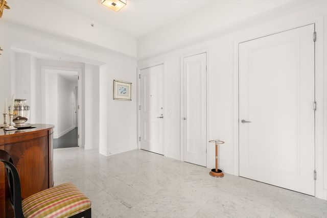 1 Avery PH2B, Boston, MA 02111