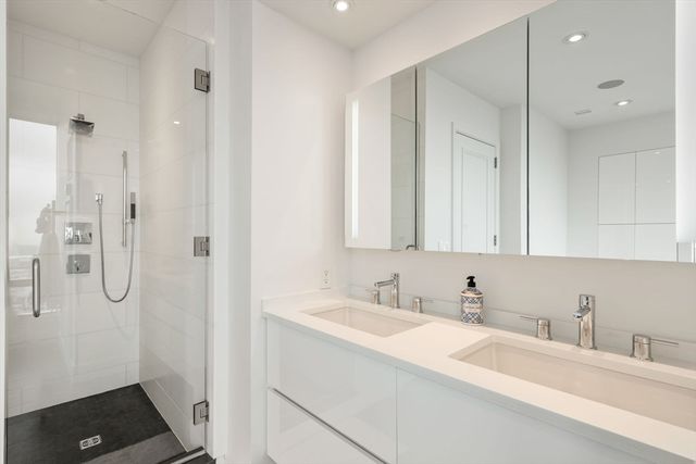 1 Avery PH2B, Boston, MA 02111