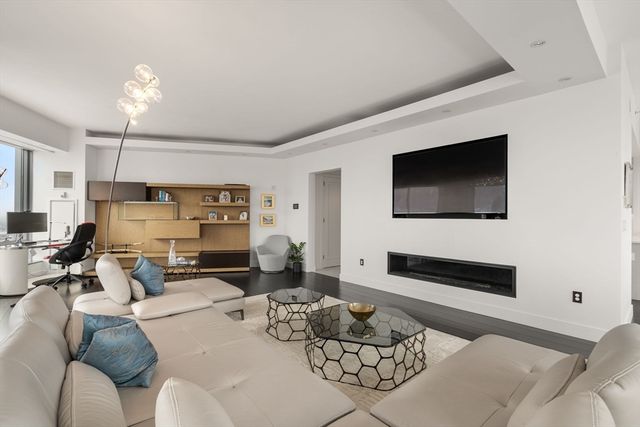 1 Avery PH2B, Boston, MA 02111