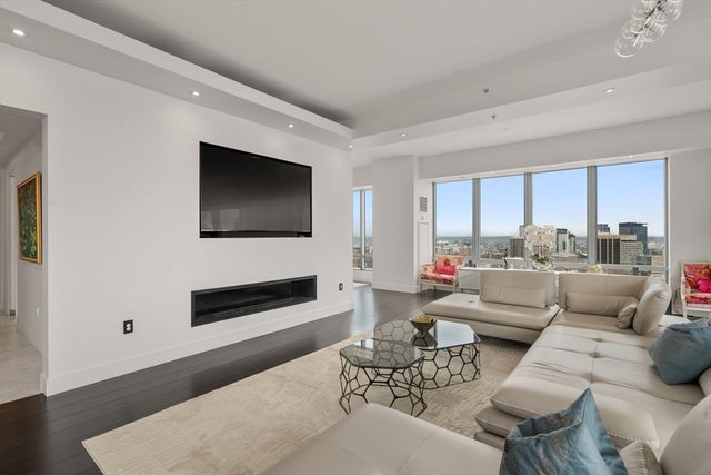 1 Avery PH2B, Boston, MA 02111