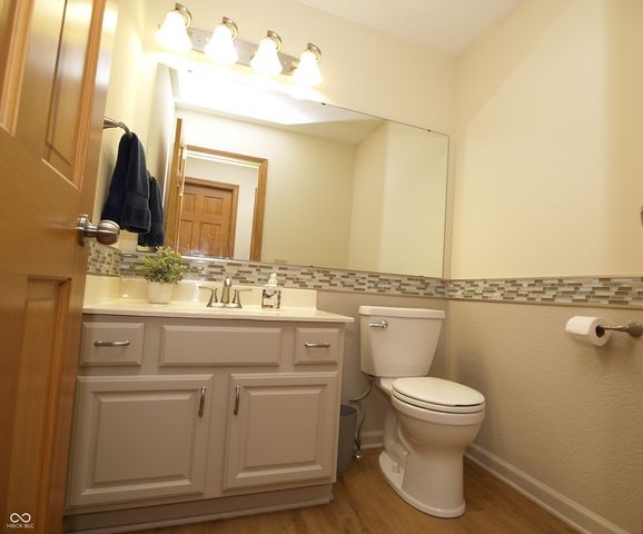 10350 Foxwood Drive W, Carmel, IN 46280