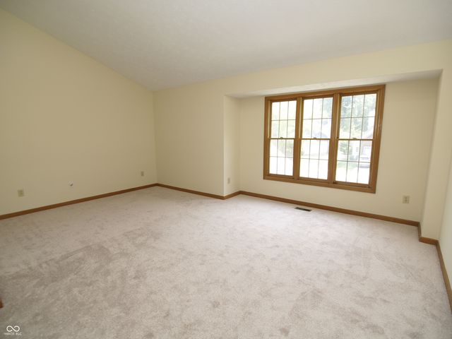 10350 Foxwood Drive W, Carmel, IN 46280