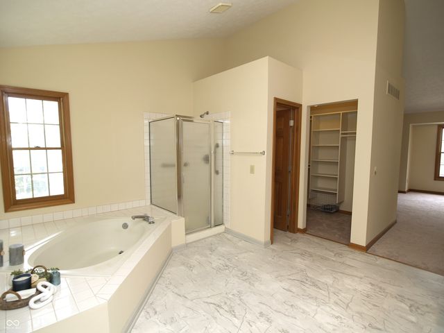 10350 Foxwood Drive W, Carmel, IN 46280