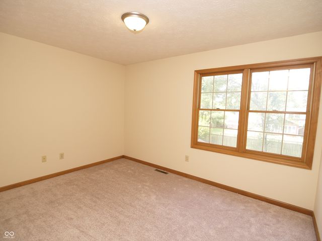 10350 Foxwood Drive W, Carmel, IN 46280
