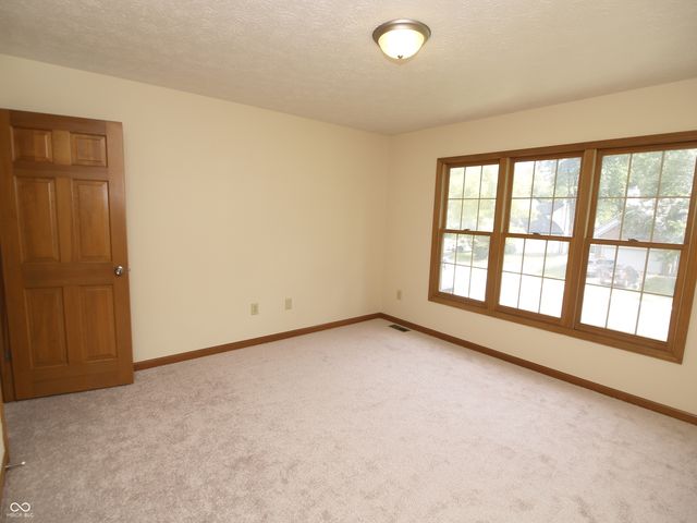 10350 Foxwood Drive W, Carmel, IN 46280