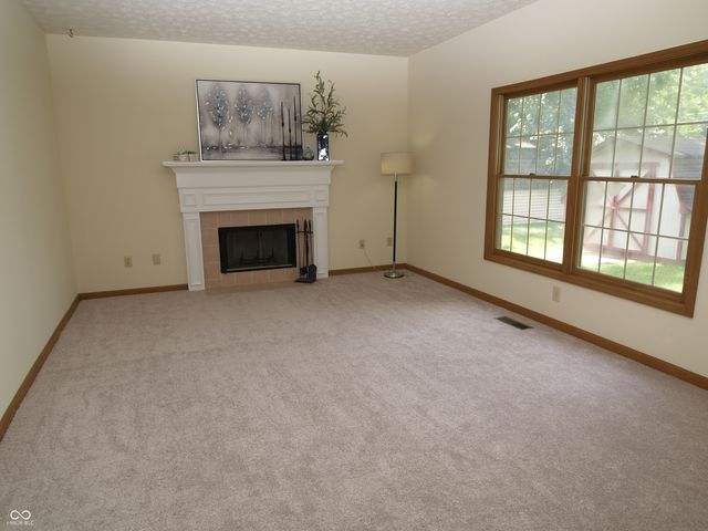 10350 Foxwood Drive W, Carmel, IN 46280