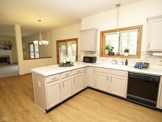10350 Foxwood Drive W, Carmel, IN 46280
