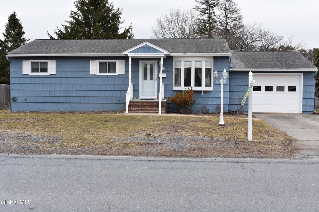 14 Seward Street, Queensbury, NY 12804