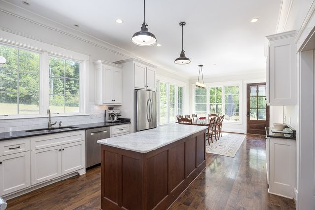 8706 Poplar Creek Rd, Nashville, TN 37221