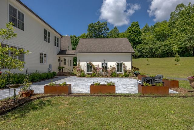 8706 Poplar Creek Rd, Nashville, TN 37221