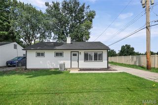1009 Royal Heights Road, Belleville, IL 62226