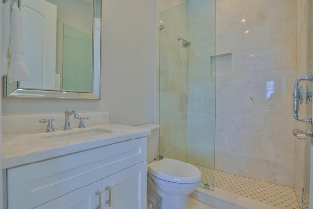 128 Leoni Drive, Plantation Key, FL 33036