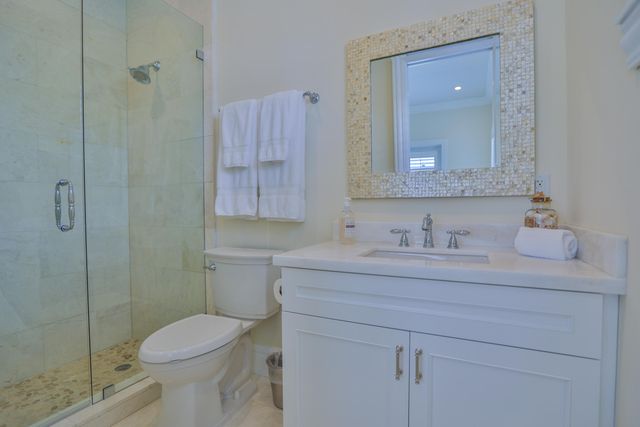 128 Leoni Drive, Plantation Key, FL 33036