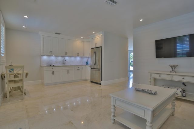 128 Leoni Drive, Plantation Key, FL 33036