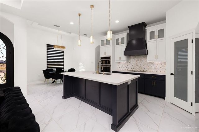 7003 Suncrest Acres Street, Edinburg, TX 78542