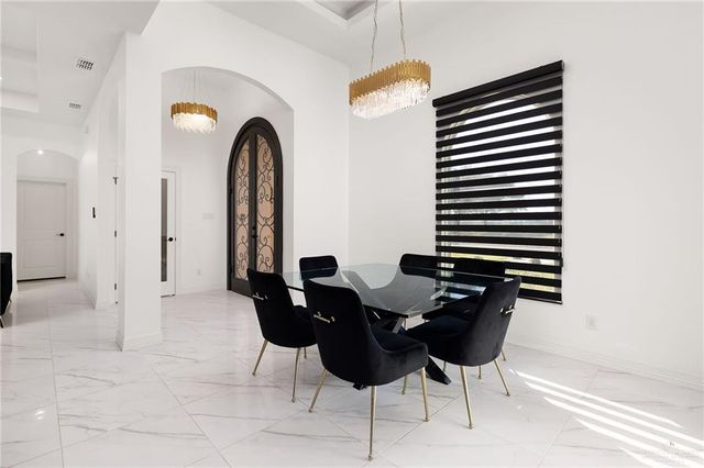 7003 Suncrest Acres Street, Edinburg, TX 78542