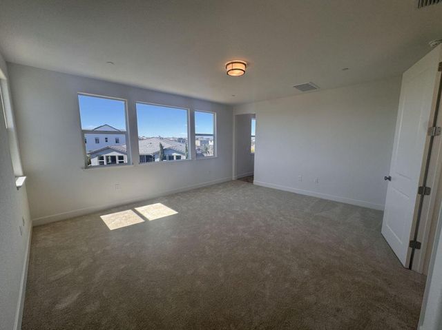 2048 Lazy Day Ln, Roseville, CA 95747