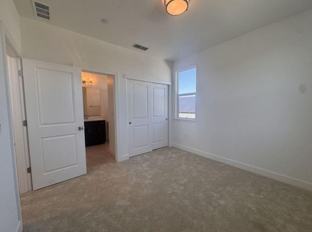 2048 Lazy Day Ln, Roseville, CA 95747