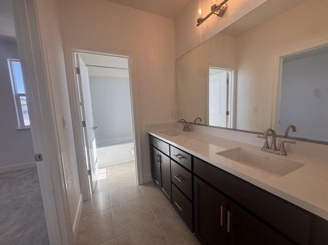 2048 Lazy Day Ln, Roseville, CA 95747