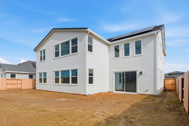 2048 Lazy Day Ln, Roseville, CA 95747