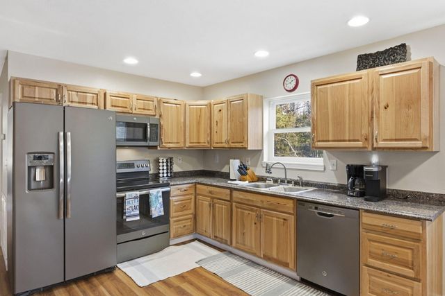 942 Lake Forest Drive, Galena, MO 65656