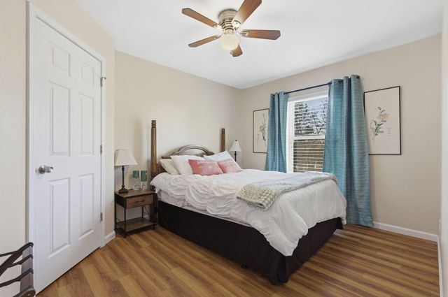 942 Lake Forest Drive, Galena, MO 65656