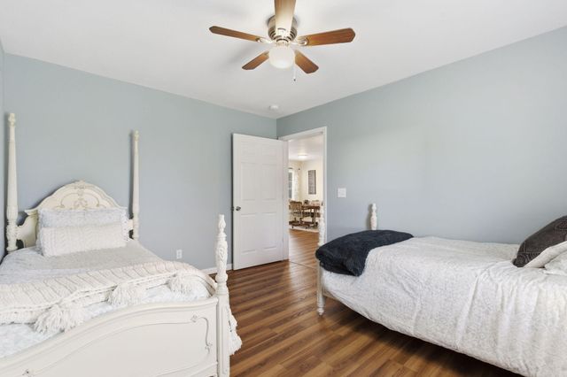 942 Lake Forest Drive, Galena, MO 65656