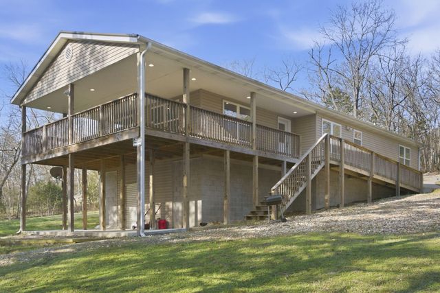 942 Lake Forest Drive, Galena, MO 65656