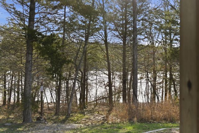 942 Lake Forest Drive, Galena, MO 65656