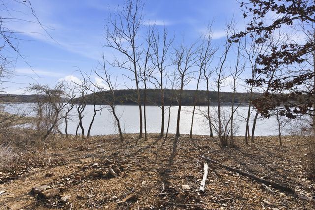 942 Lake Forest Drive, Galena, MO 65656