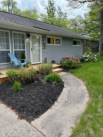 14977 Lakeshore Avenue, Grand Haven, MI 49417
