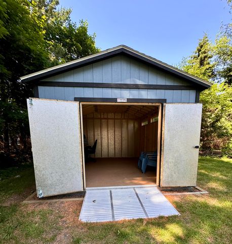 14977 Lakeshore Avenue, Grand Haven, MI 49417