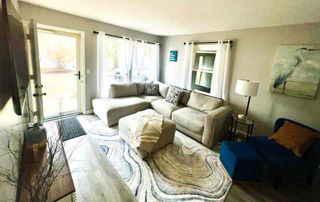 14977 Lakeshore Avenue, Grand Haven, MI 49417