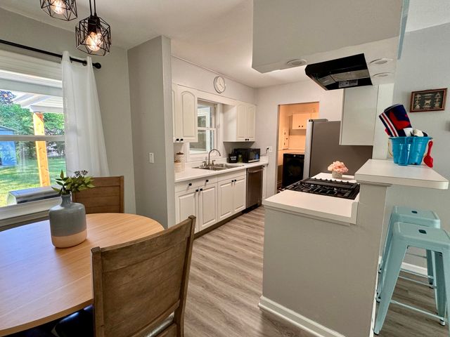 14977 Lakeshore Avenue, Grand Haven, MI 49417