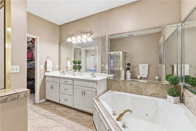 3604 S Bolger Court, Independence, MO 64055