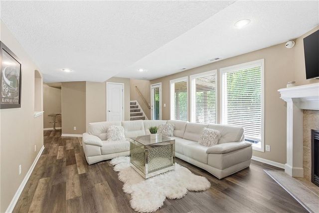3604 S Bolger Court, Independence, MO 64055