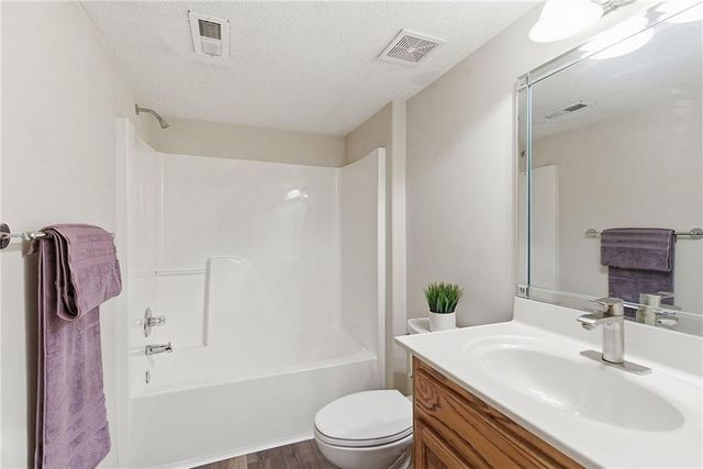 3604 S Bolger Court, Independence, MO 64055