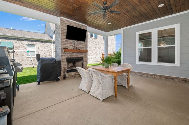 332 Azalea Cir, Hendersonville, TN 37075