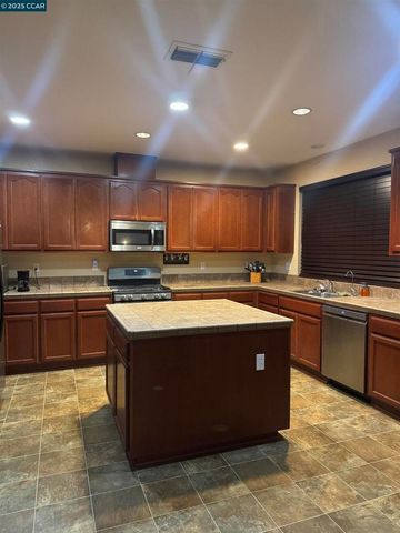 5359 Gold Creek Cir, Discovery Bay, CA 94505