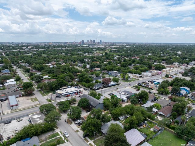 1702 W Craig PL, San Antonio, TX 78201