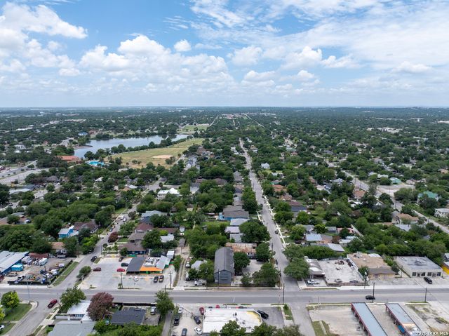 1702 W Craig PL, San Antonio, TX 78201