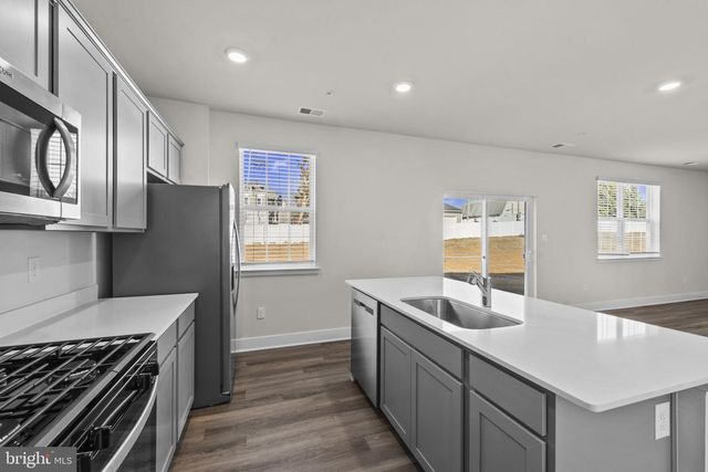 224 ECLIPSE ST, Charles Town, WV 25414