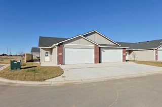 3829 S Bluelake Ct, Wichita, KS 67215
