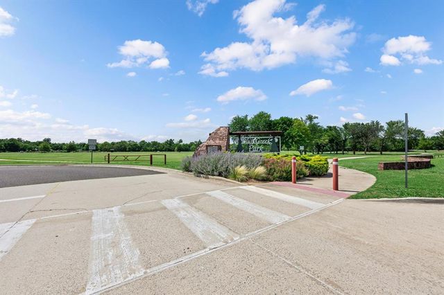 11525 N Meridian Avenue 206, Oklahoma City, OK 73120